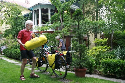 Cycling, group of guests
