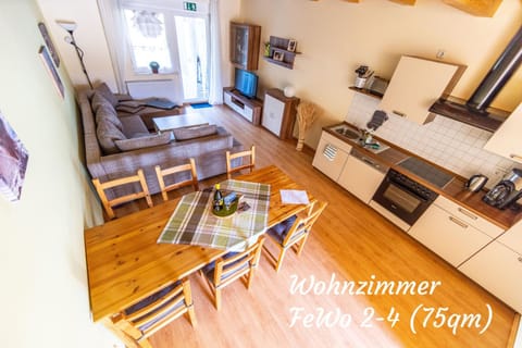 Kitchen or kitchenette, Living room, Dining area, Food, kitchen, kitchen