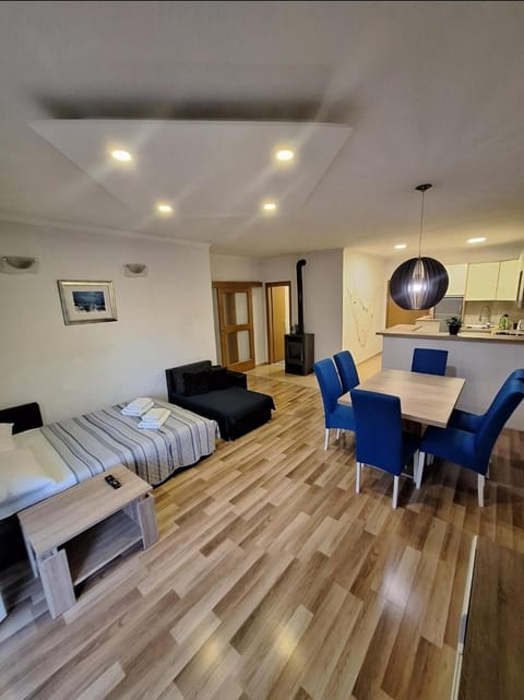 Living room, Dining area, kitchen