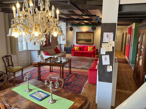 Living room, Photo of the whole room