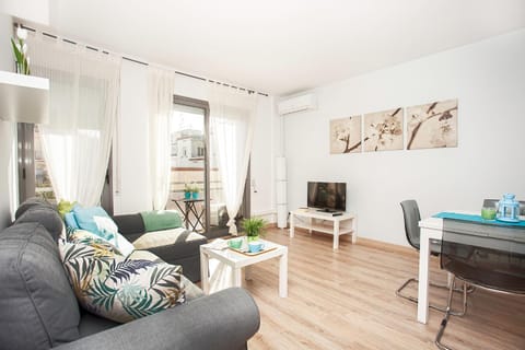 TV and multimedia, Balcony/Terrace, Living room, Photo of the whole room, Seating area, Dining area, Street view