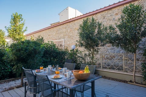 Garden, Dining area