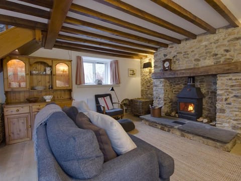 Whitcombe Cottage House in East Devon District