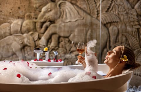 Massage, Spa and wellness centre/facilities