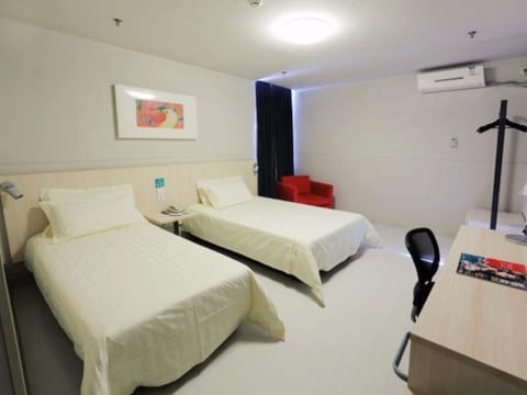 Jinjiang Inn Langfang Pedestrian Street Hotel in Tianjin