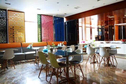 Property building, Restaurant/places to eat