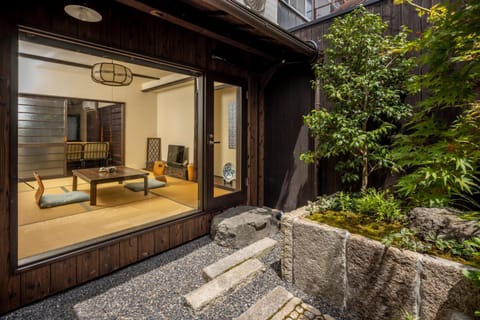 Garden view, Garden view