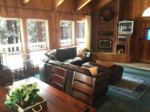 Chateau Royal East House in Yosemite Park Way