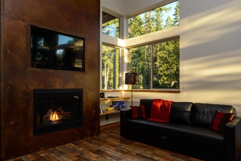 Alpenglow 1 House in Yosemite Park Way