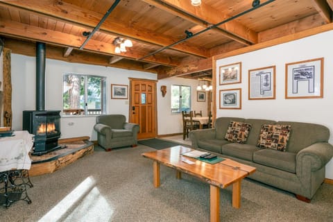 Clark Cabin Cabin in Yosemite Park Way