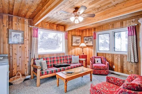 Edelweiss House in Yosemite Park Way