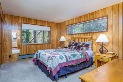 Hutchings Cabin & Apt. Cabin in Yosemite Park Way