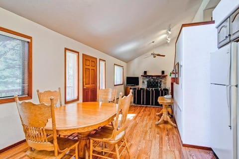 Little Sport House in Yosemite Park Way