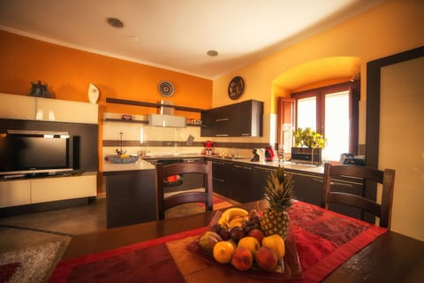 Communal lounge/ TV room, Communal kitchen