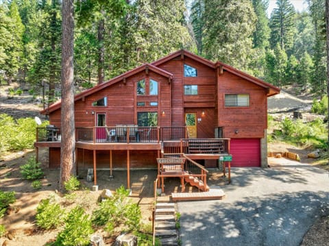 Yosemite Crossroads House in Yosemite Park Way