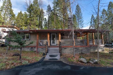 Starlight Lodge House in Sierra Nevada