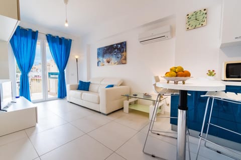 Bed, Living room, Seating area
