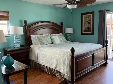 Crescent Arms Condominiums House in Siesta Beach