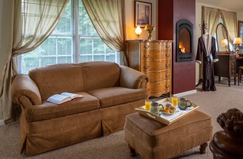 Seating area, flat iron