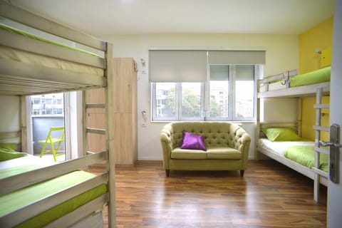 Bedroom, bunk bed