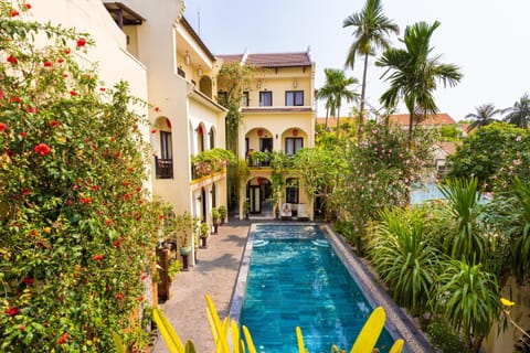 Property building, Swimming pool