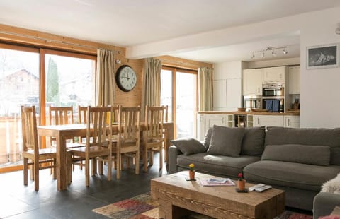 Living room, Dining area