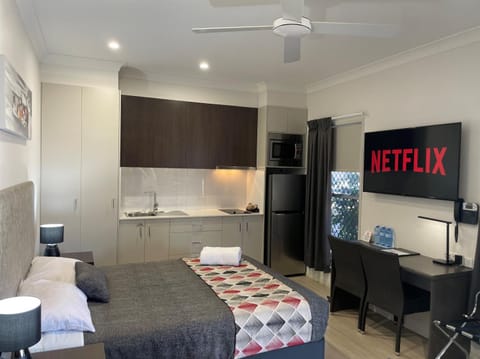 TV and multimedia, Bedroom, fireplace, minibar
