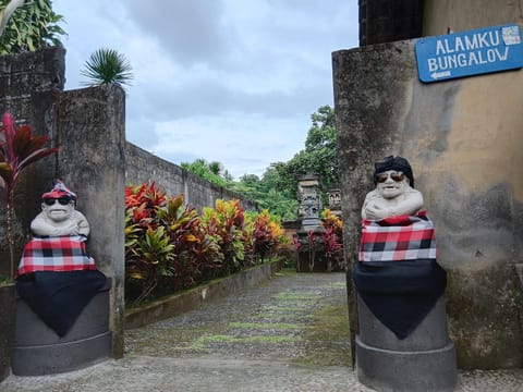 Alamku Bungalow Inn in Abang