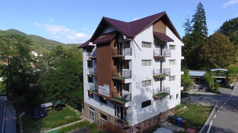 Facade/entrance, Day, Summer, On site, Mountain view