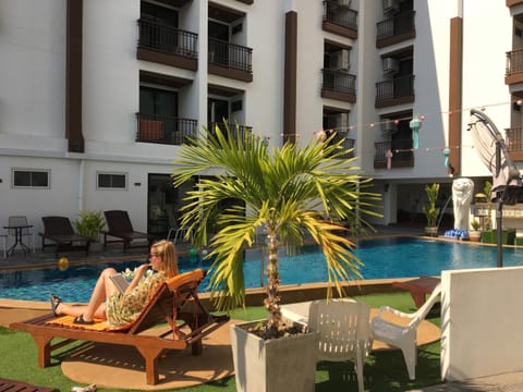 Property building, Day, People, Decorative detail, Guests, Guests, Pool view, Pool view, Area and facilities, Swimming pool, group of guests, group of guests, Family, Family