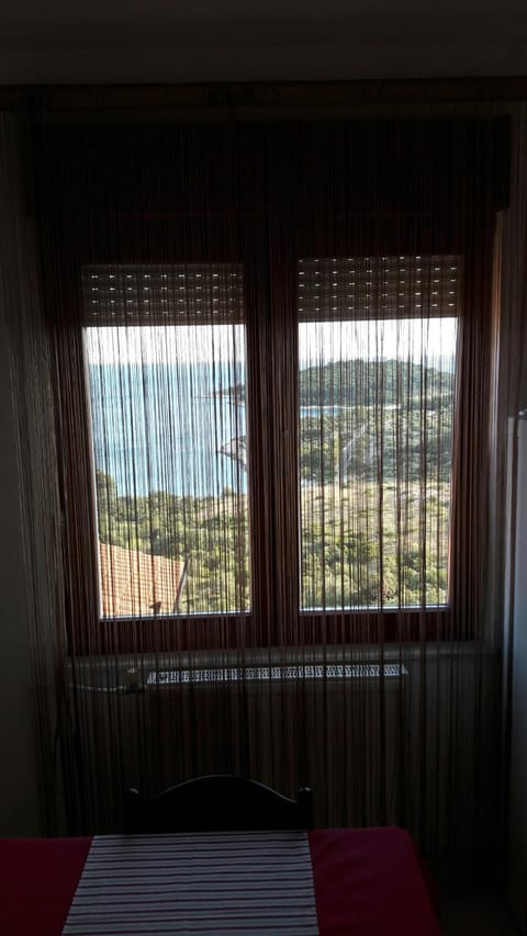 View (from property/room), Dining area, Sea view
