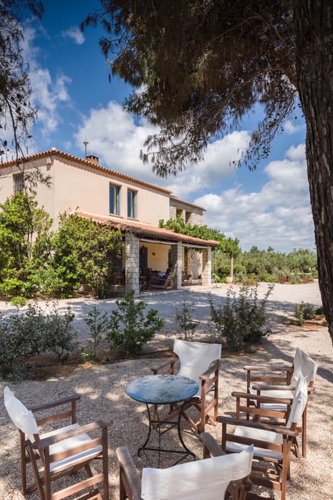 Facade/entrance, Garden