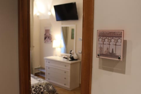 Property logo or sign, Photo of the whole room