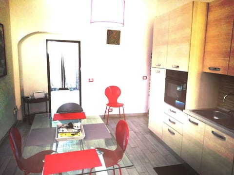Kitchen or kitchenette, Food and drinks, Photo of the whole room, Dining area