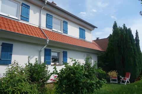 Facade/entrance, Garden