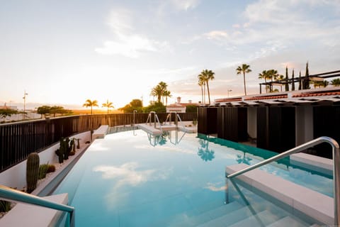 Day, Pool view, Swimming pool, Sunset, sunbed