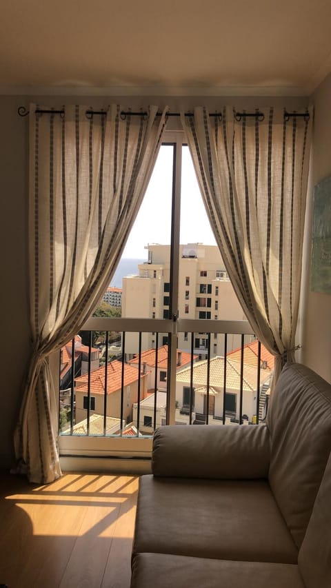Living room, Sea view, Quiet street view