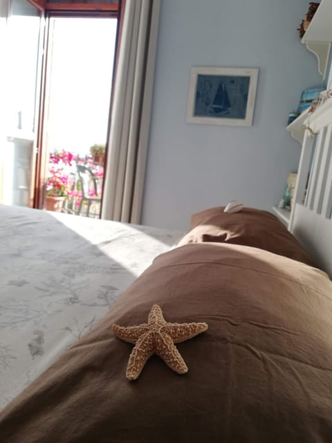 Decorative detail, Bedroom