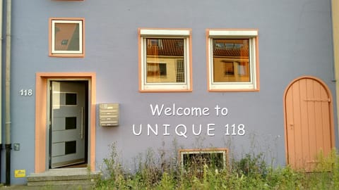 Facade/entrance