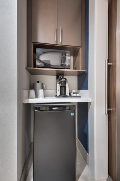 Coffee/tea facilities, Kitchen or kitchenette