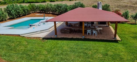 Restaurant/places to eat, Garden, Lounge or bar, Swimming pool