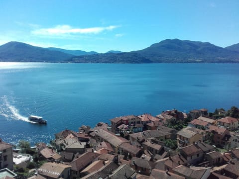 Property building, Day, Bird's eye view, View (from property/room), Lake view