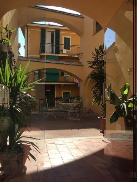 Al Castello Residenza D'Epoca Bed and Breakfast in Pietra Ligure