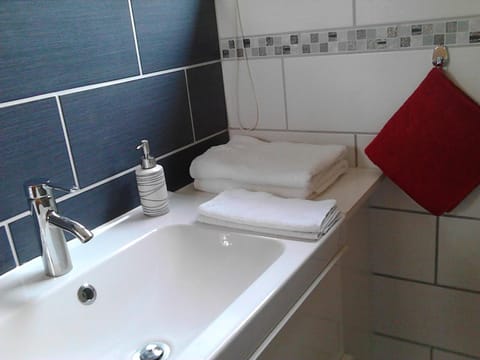 Bathroom, Photo of the whole room