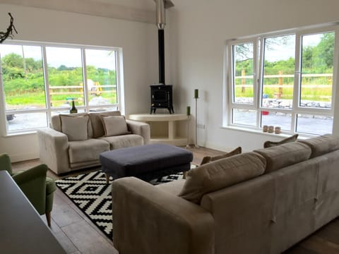 People, Living room, Seating area, Garden view, Family