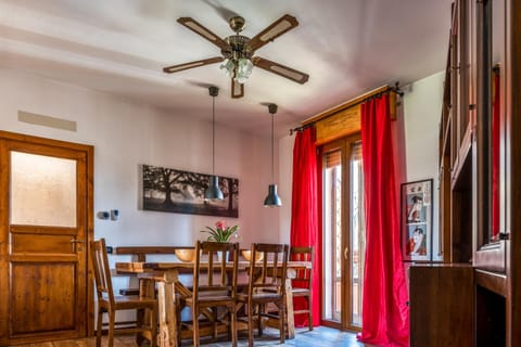 Communal lounge/ TV room, Living room, Seating area, Dining area