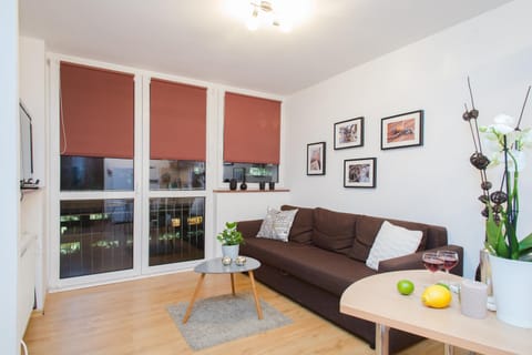 Bed, Living room, Photo of the whole room, Seating area