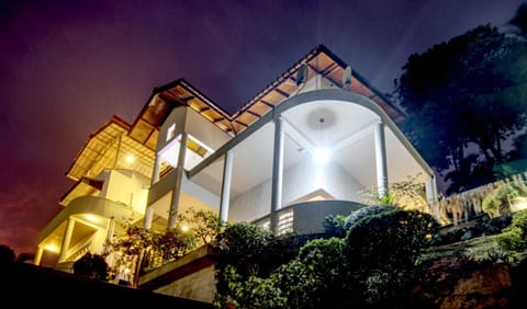 Property building, Facade/entrance, Night