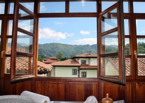 View (from property/room), Balcony/Terrace, Mountain view