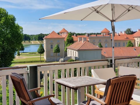 LoggiaHaus am Schloss, 5 Ferienwohnungen, teils mit Schloss- und Seeblick Apartment in Rheinsberg